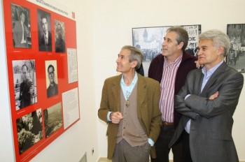 Jos Luis Gil, Pedro Ruiz y Jess Camacho en la inauguracin de la exposicin conmemorativa del cincuentenario en el Museo Municipal