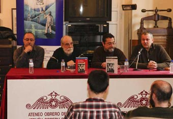 De izquierda a derecha, Rubn Vega, Prado Alberdi, Daz Huici y Luis Pascual, ayer, en el Ateneo Obrero de Gijn. [Foto: Marcos Len]
