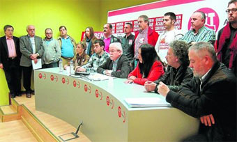 Representantes sindicales y de los colectivos sociales en apoyo al 29-M. [Foto: Jos Vallina]