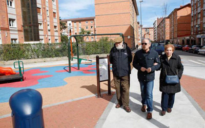 Por la izquierda, Francisco Prado Alberdi, José Manuel García Villar y Manuela Villar Torre, 